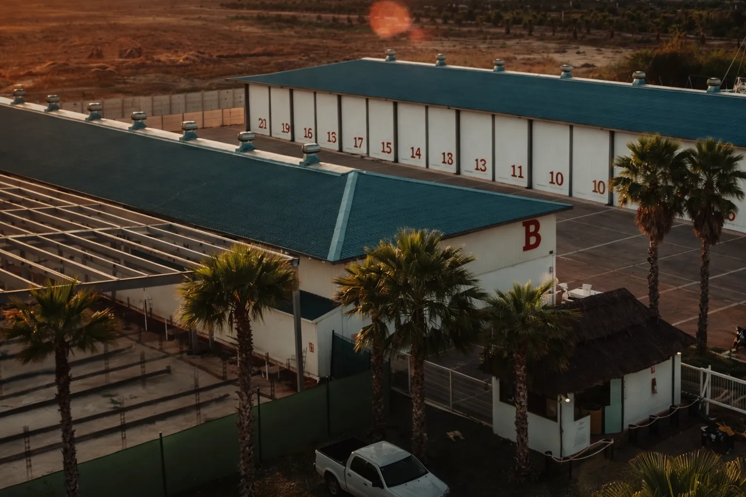 BODEGAS – HANGARES “ISLA CORTÉS”